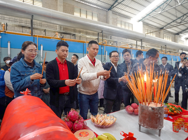 火力全开 | 利来w66精工瓷砖肇庆生产基地岩板智能生产线点火大吉(图5)