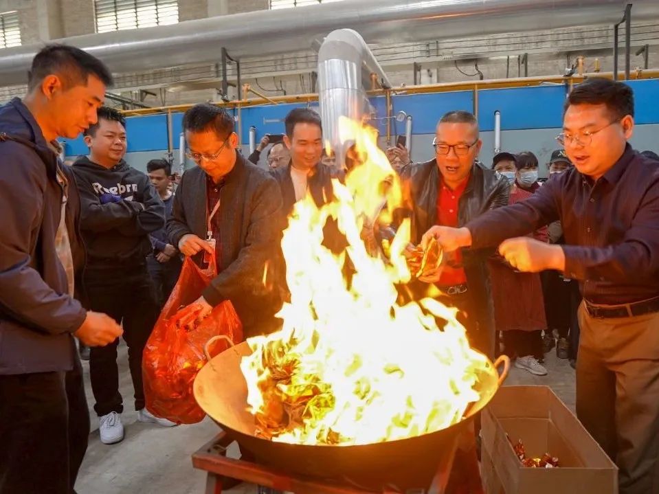 火力全开 | 利来w66精工瓷砖肇庆生产基地岩板智能生产线点火大吉(图6)