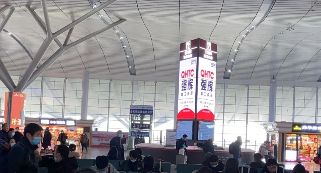 开年“第一炮”！利来w66高铁广告开启“霸屏”模式！(图9)